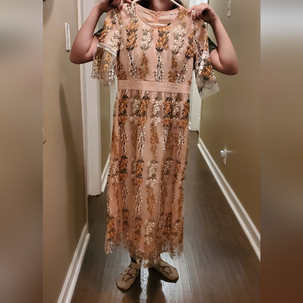 Beautiful Floral Embroidered Dress - Picture 10 of 10